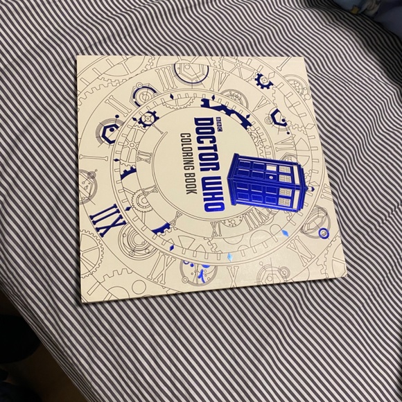 BBC Doctor Who Adult Coloring Book - Picture 2 of 6